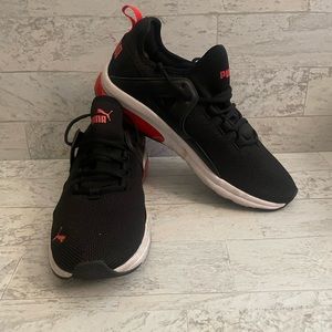 Puma mens size 10.5 used in great condition no rips or tears